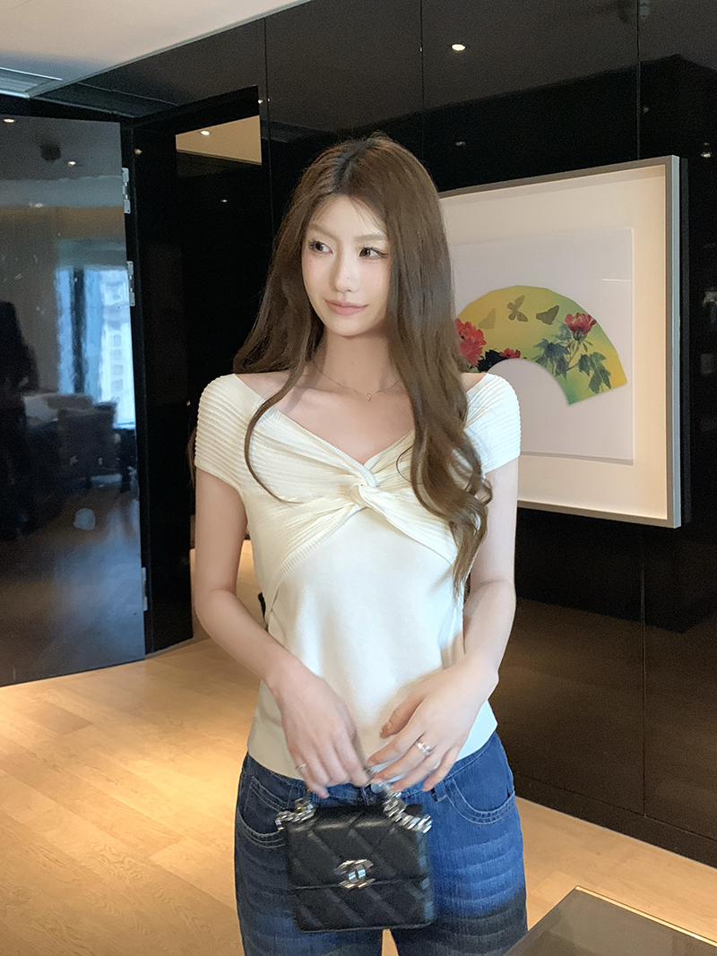 實拍~溫柔氣質顯白百搭立體紐結洋氣輕薄針織上衣