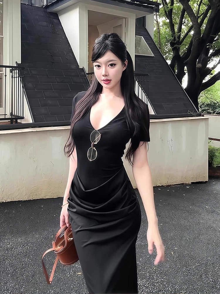 FA36561# 黑色V领褶皱设计感短袖连衣裙女夏季韩系休闲气质修身包臀长裙子 服裝批發女裝批發服飾貨源