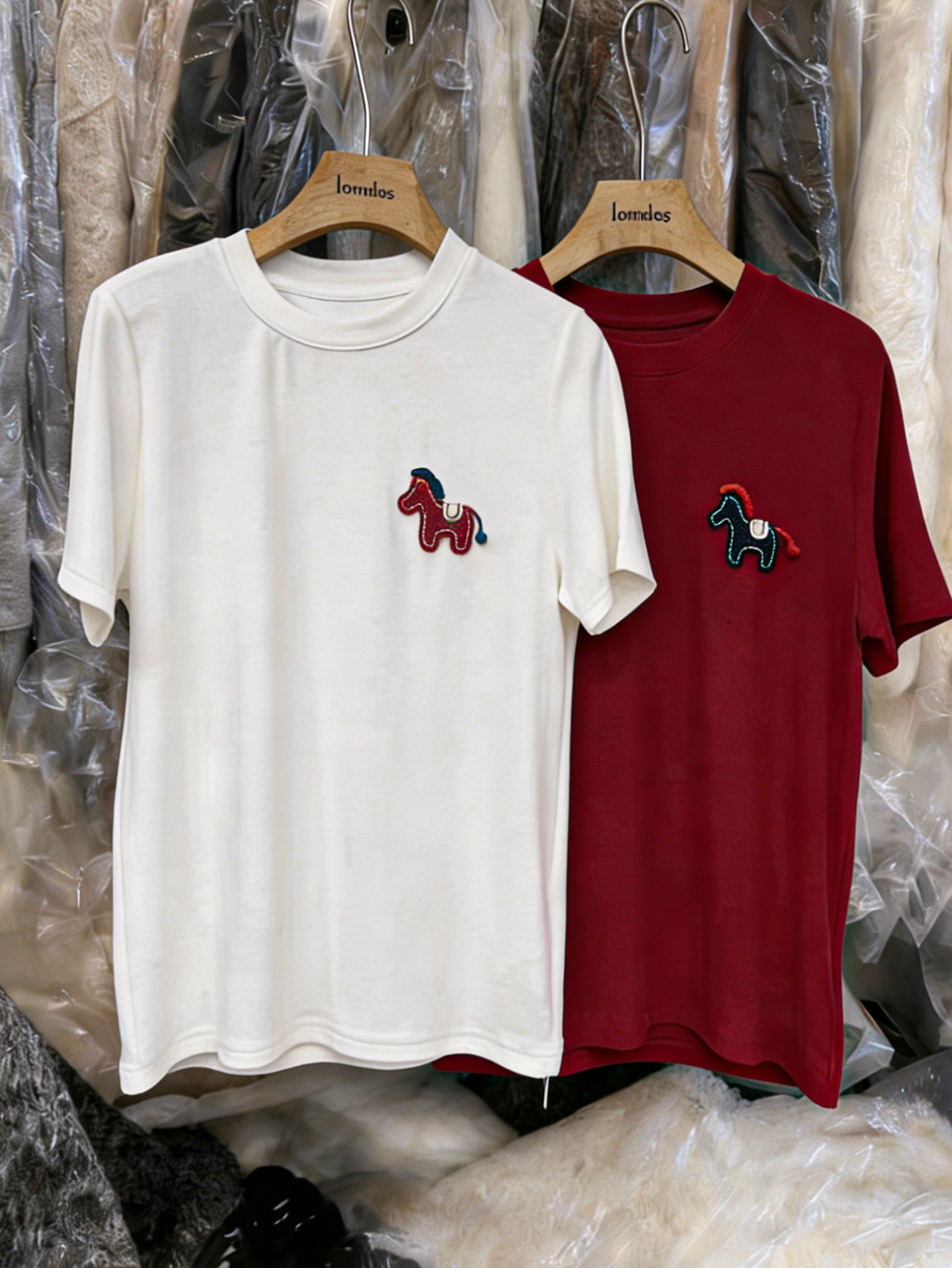 MY17021# 圆领小马立体绣花图案宽松短袖T恤打底衫女裝貨源服裝批發