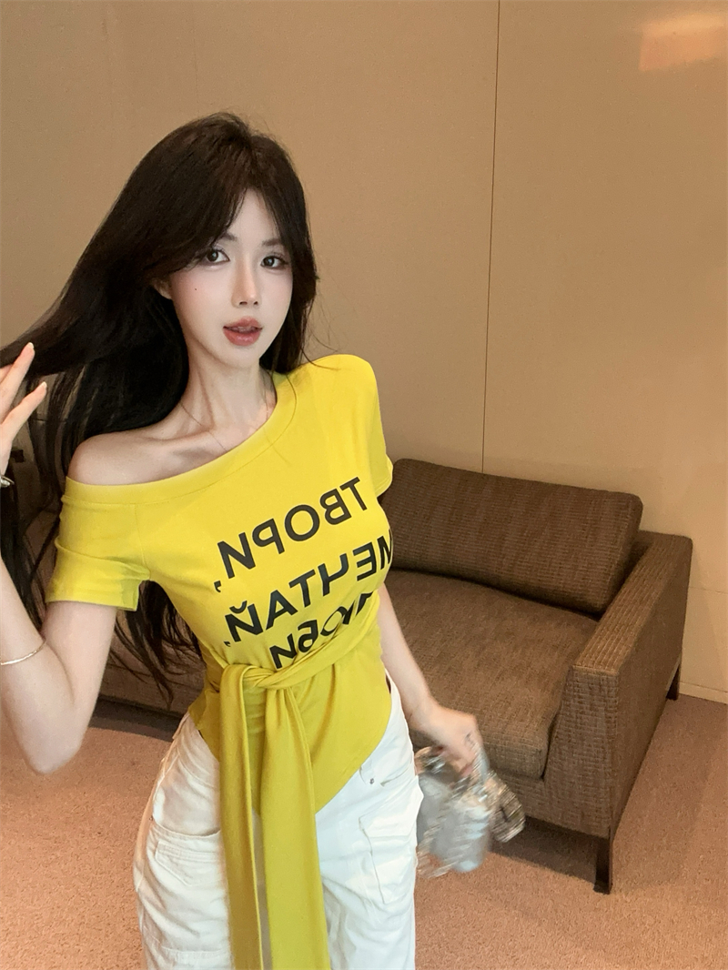 MY16595# 美式辣妹字母印花斜肩短袖t恤女设计感不规则收腰绝美上衣女裝貨源服裝批發