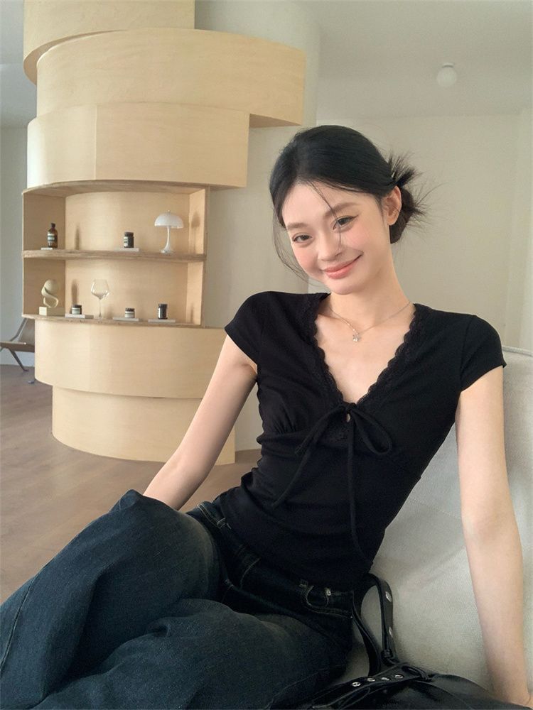 已出貨 純欲蕾絲拼接V領短袖女辣妹上衣