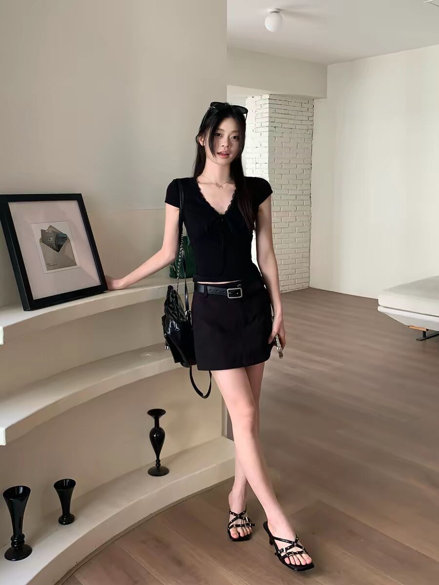 已出貨 純欲蕾絲拼接V領短袖女辣妹上衣