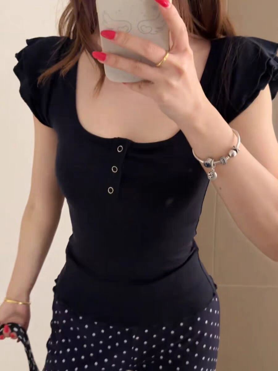 甜美棕色方領荷葉邊短袖 T 恤女修身顯瘦復古風單排扣設計感上衣
