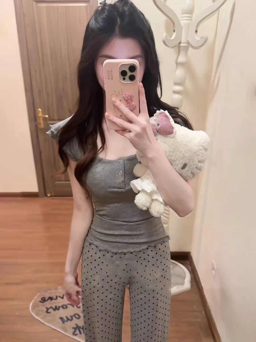 棕色方領荷葉邊短袖 T 恤女修身顯瘦復古風單排扣設計感上衣