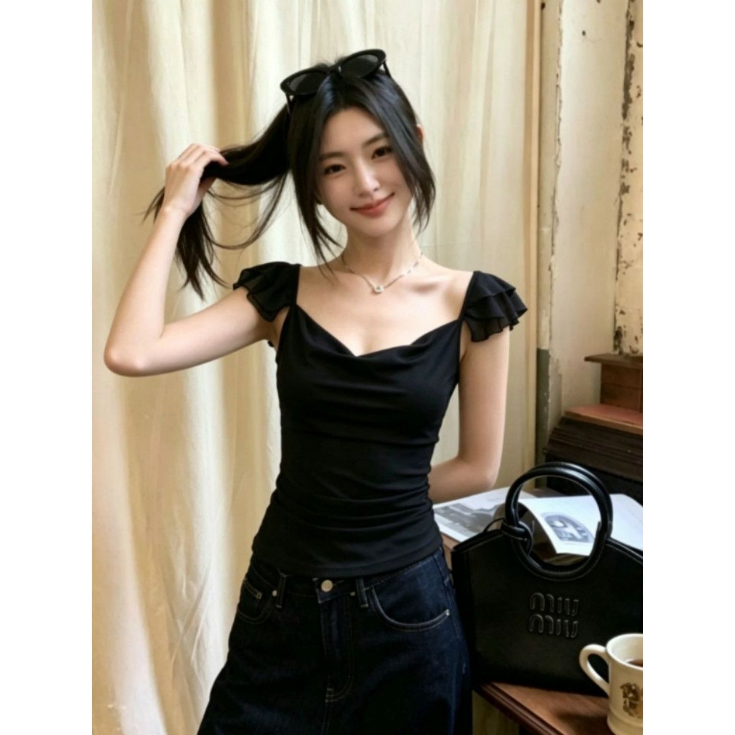 黑色蕩領網紗小飛袖上衣女純欲風收腰顯瘦氣質設計感短袖 T 恤