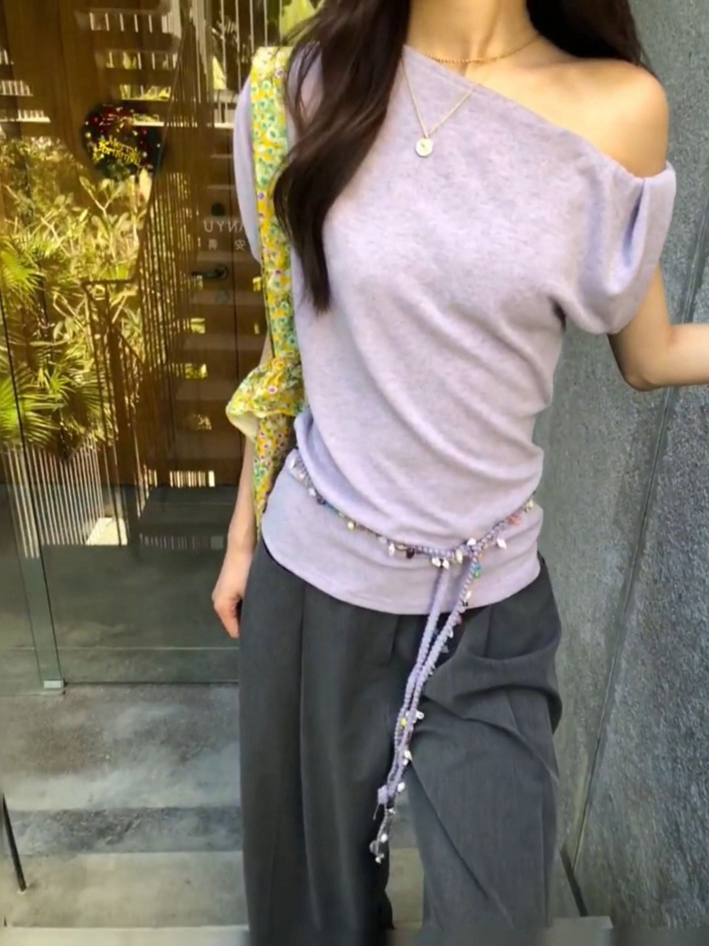 慵懶風斜肩紫色短袖T恤女夏季新款韓系修身氣質甜美復古上衣