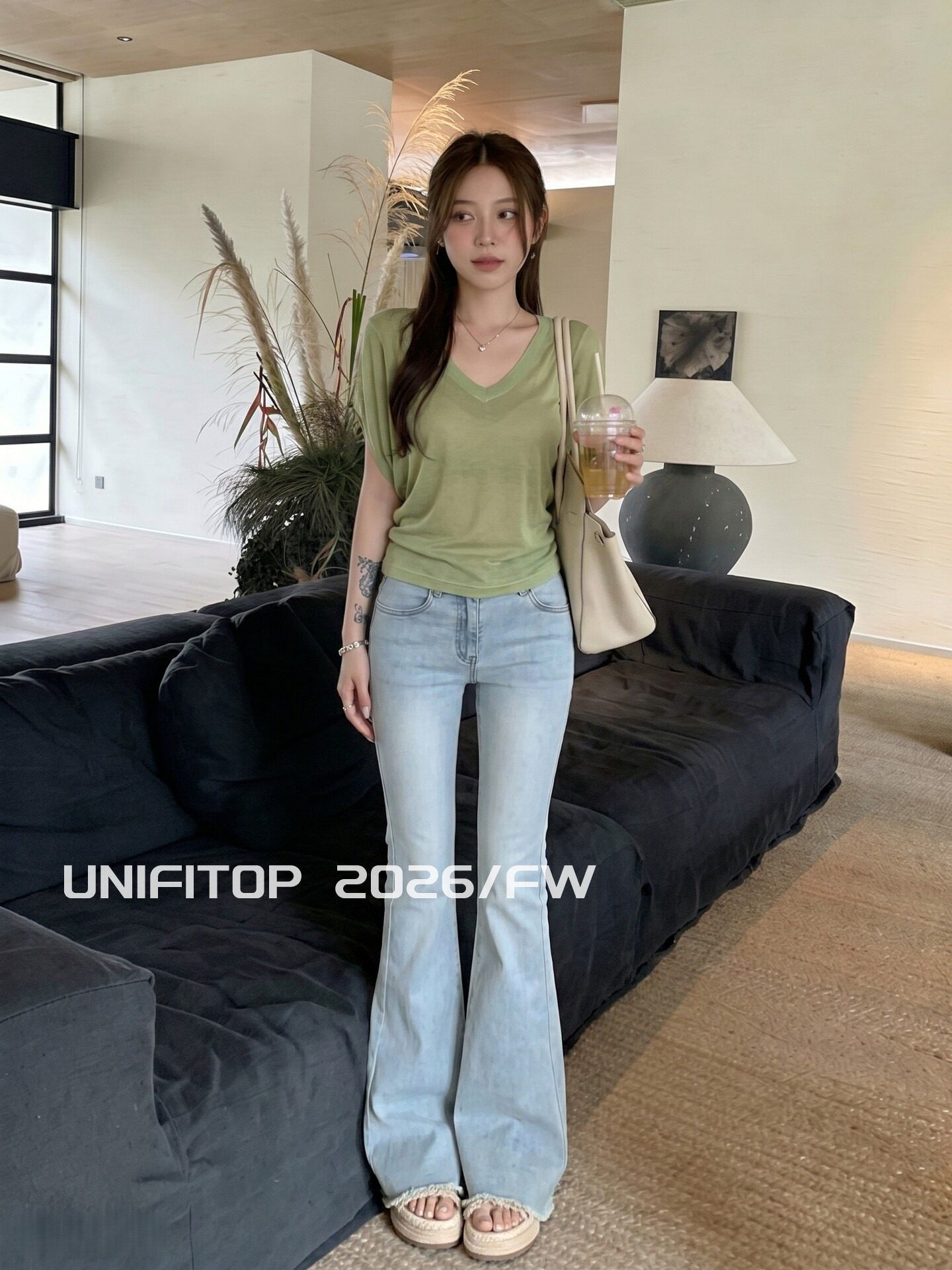 小眾純欲氛圍感蝙蝠袖T恤夏季新款綠色寬松顯瘦V領辣妹上衣
