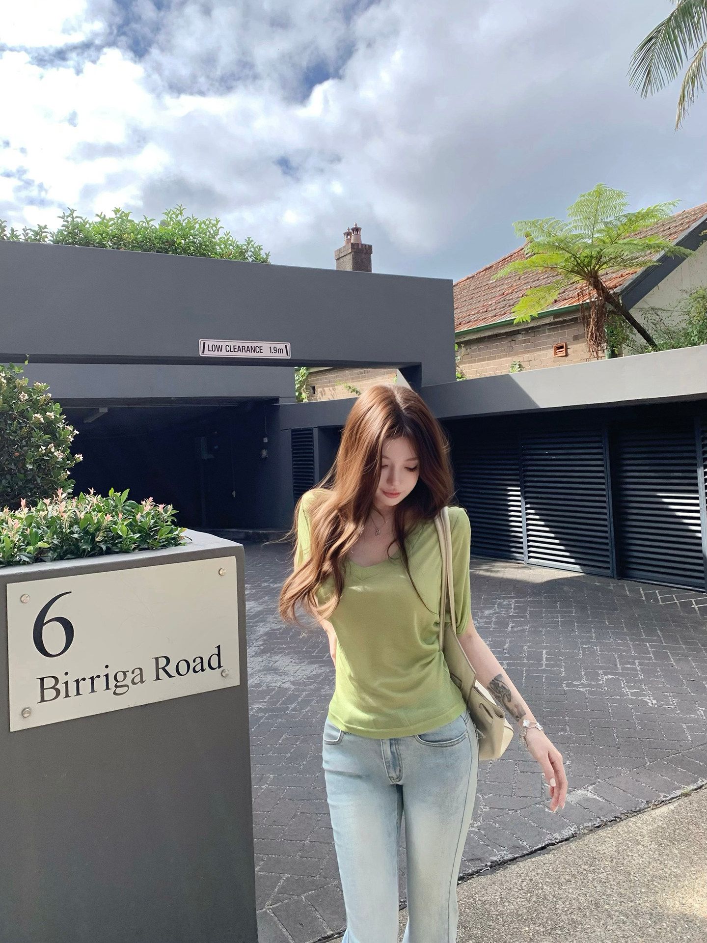 純欲氛圍感蝙蝠袖T恤寬松V領上衣女夏季款寬松辣妹褶皺短袖