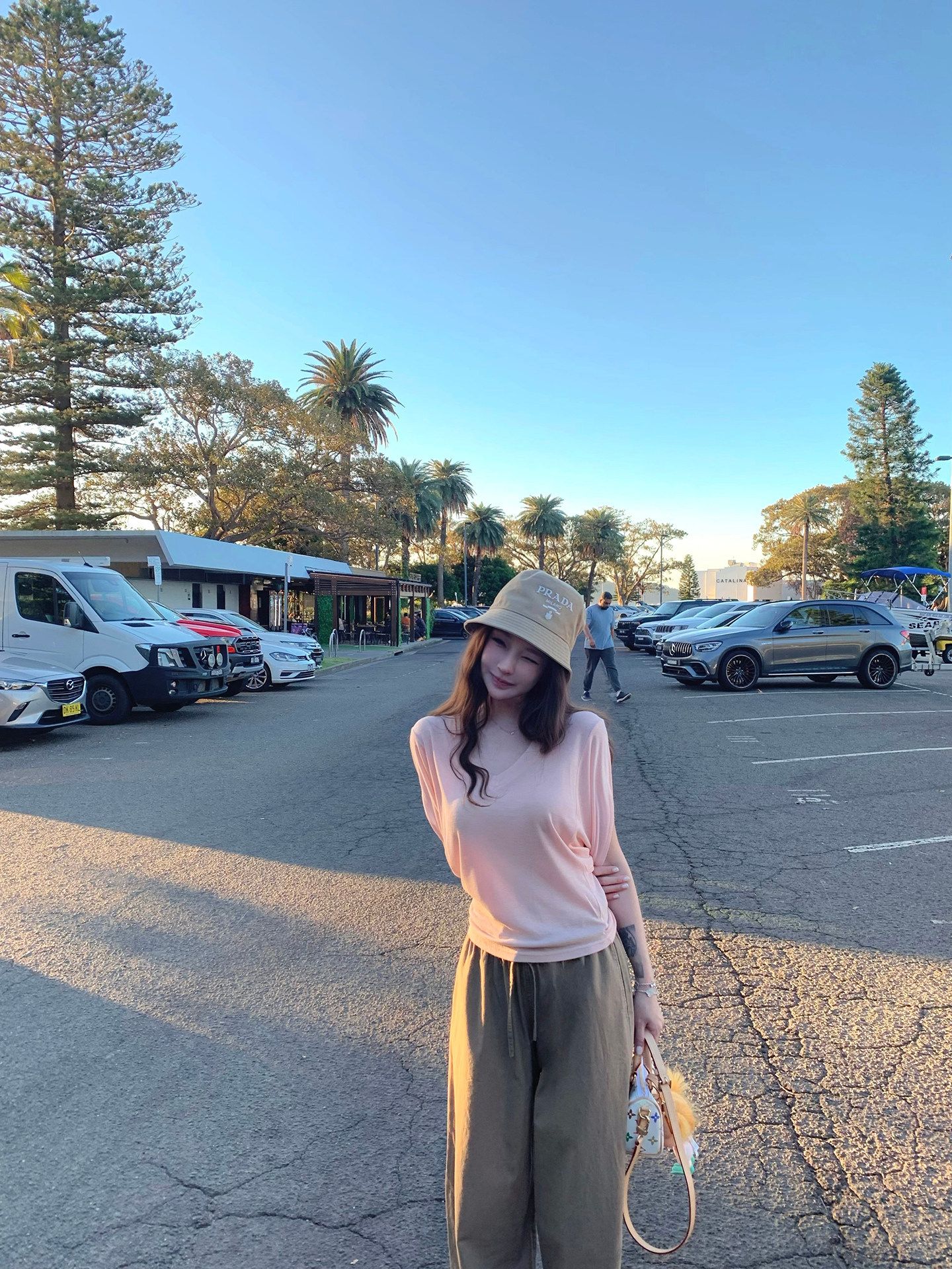 純欲氛圍感蝙蝠袖T恤寬松V領上衣女夏季款寬松辣妹褶皺短袖