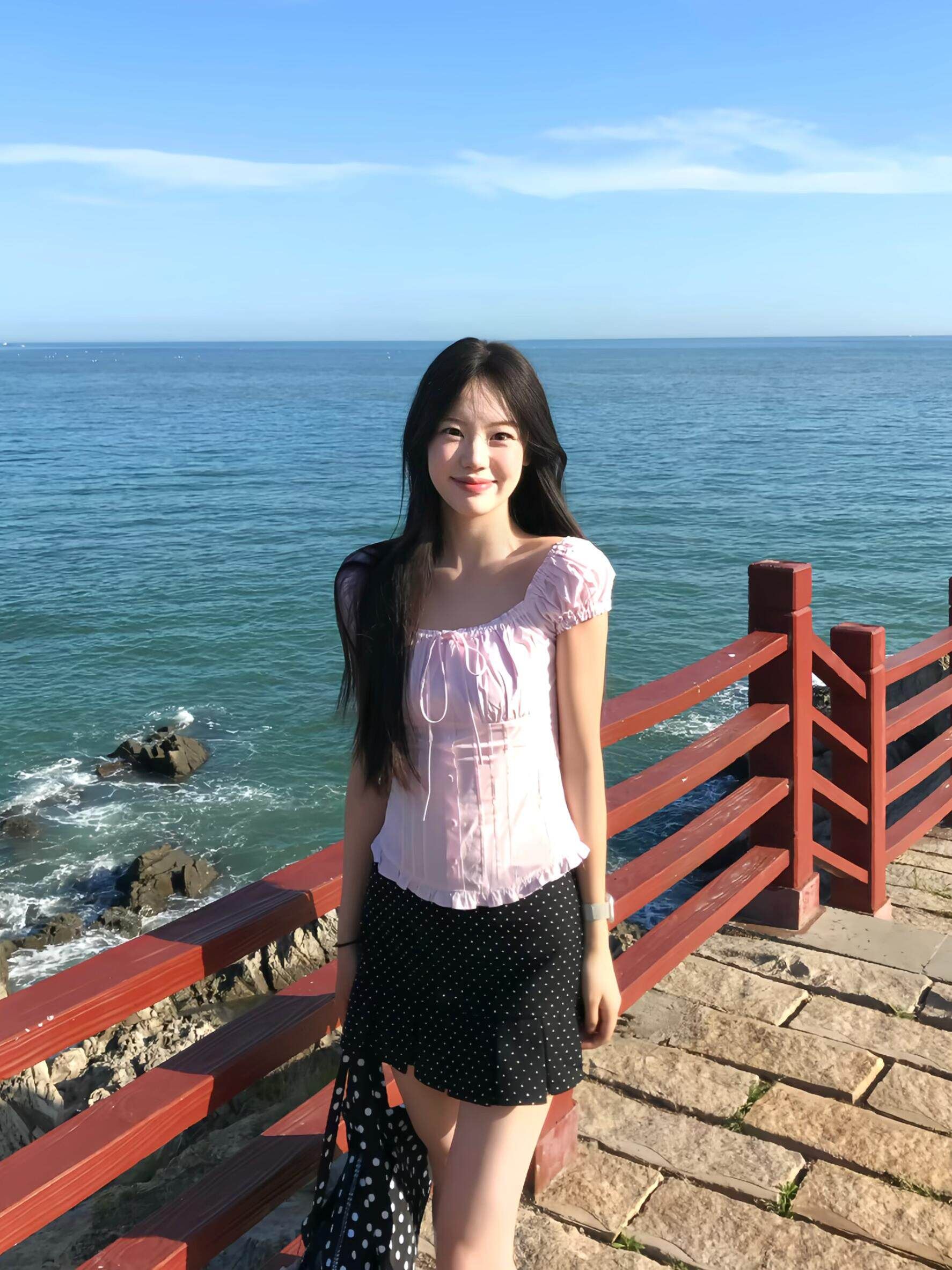 韓系粉色方領泡泡袖收腰短款上衣女純欲風夏季甜妹褶皺修身 T 恤