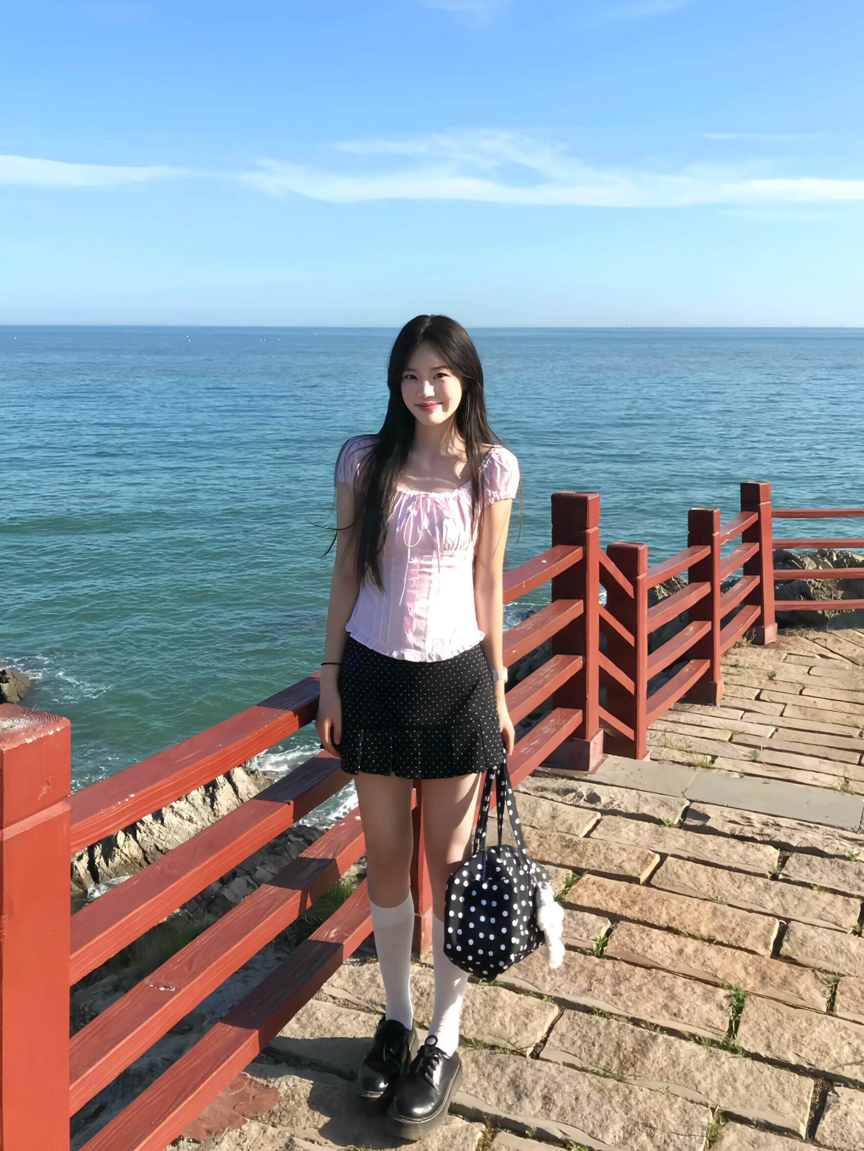 韓系粉色方領泡泡袖收腰短款上衣女純欲風夏季甜妹褶皺修身 T 恤