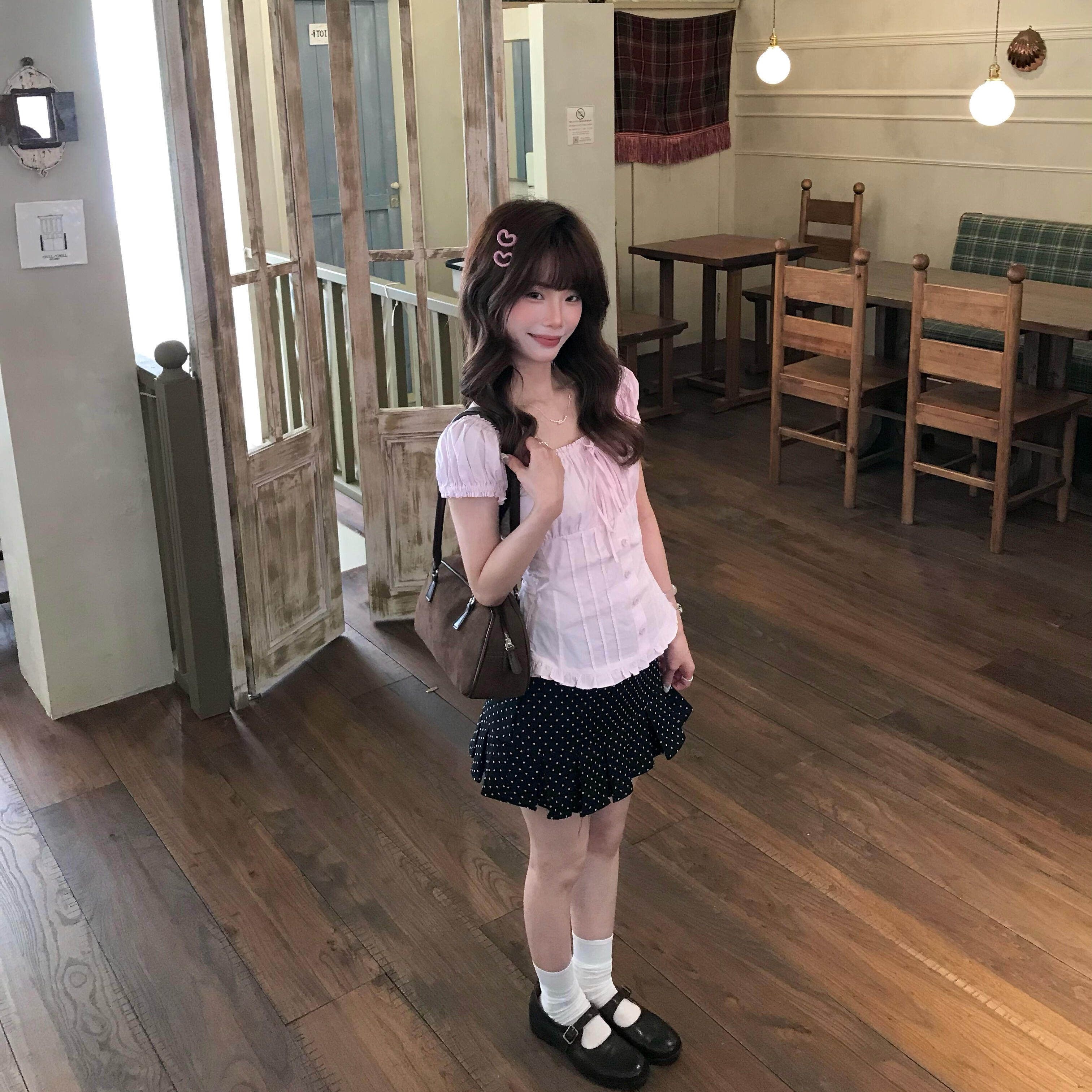 甜美粉色方領泡泡袖收腰短款上衣女純欲風夏季甜妹褶皺修身 T 恤