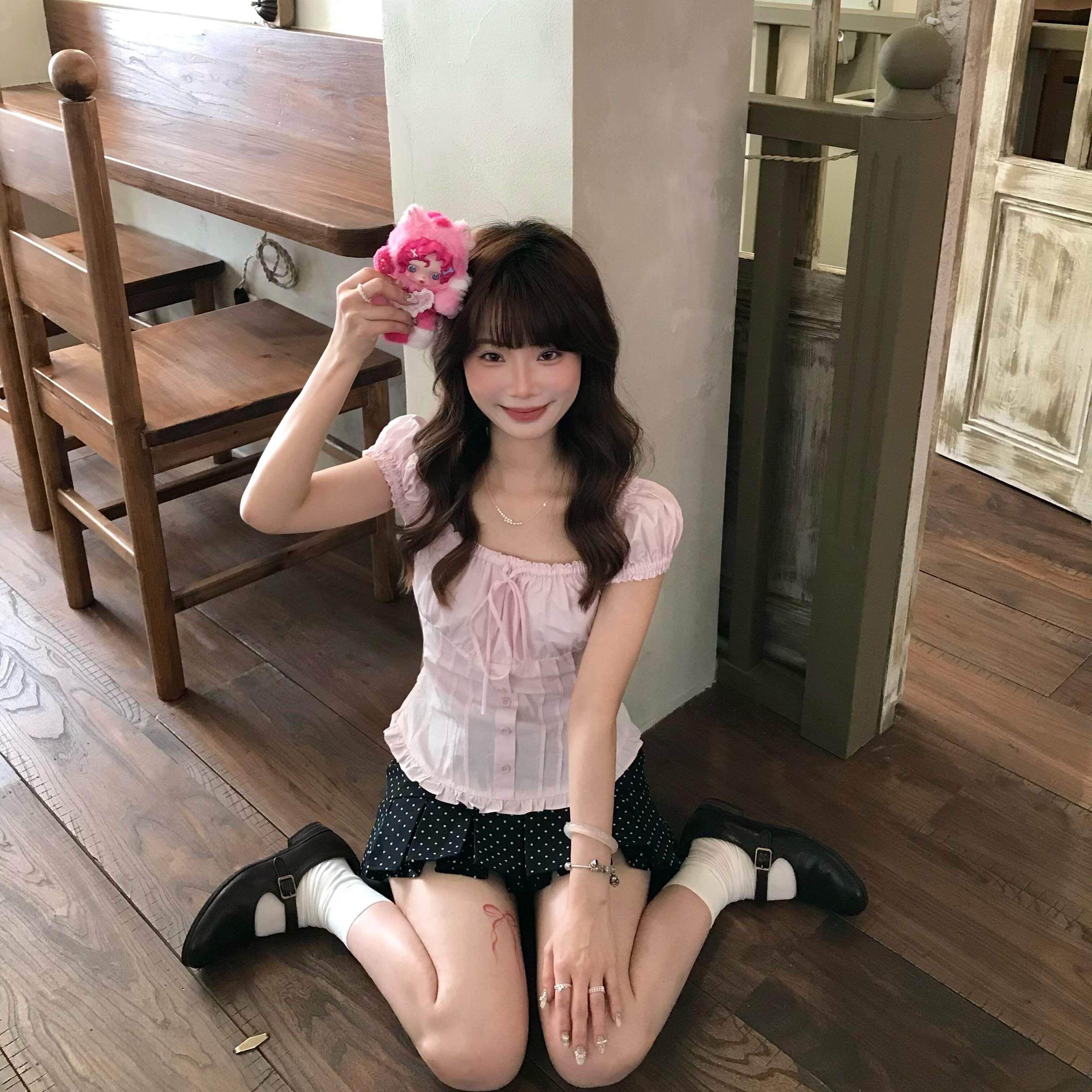 甜美粉色方領泡泡袖收腰短款上衣女純欲風夏季甜妹褶皺修身 T 恤