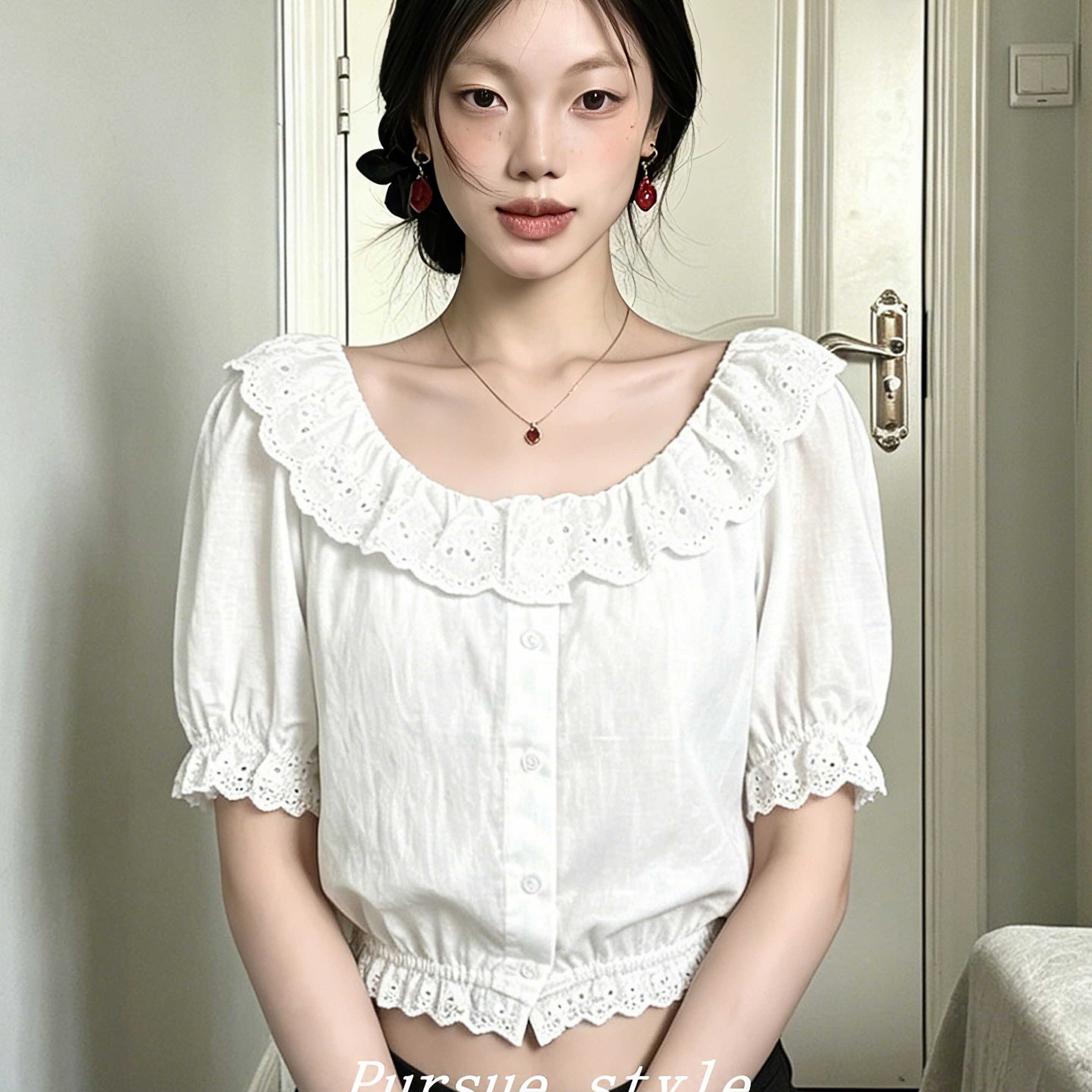 新款法式方領蕾絲花邊泡泡袖短款襯衫女夏季溫柔風收腰上衣