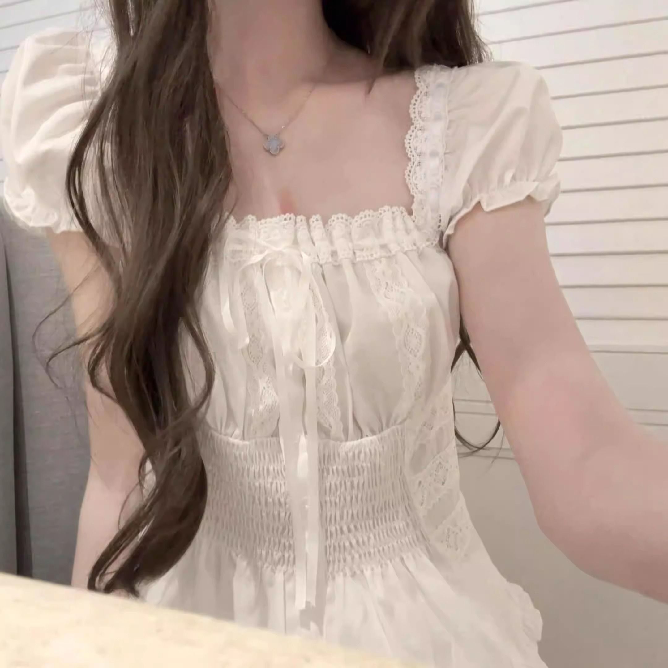 甜美風抽繩綁帶一白色泡泡袖襯衫女學院風修身顯瘦法式小上衣