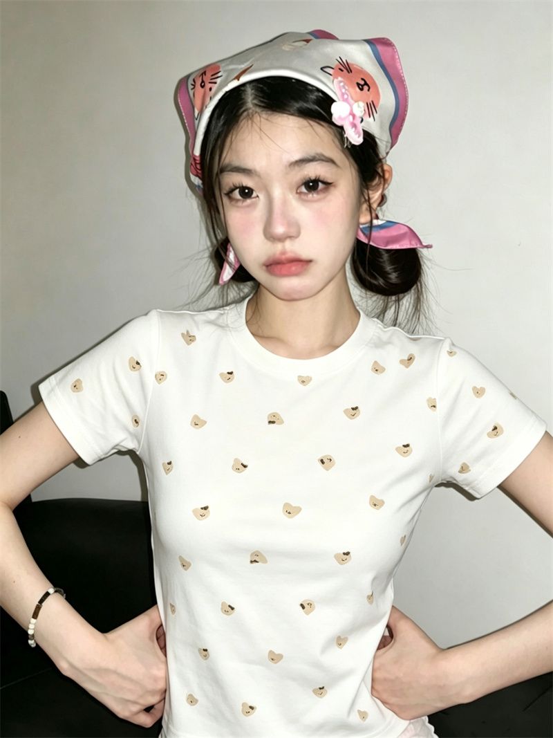 白色圓領卡通小熊印花修身短袖T恤女夏季可愛風顯瘦百搭短款上衣