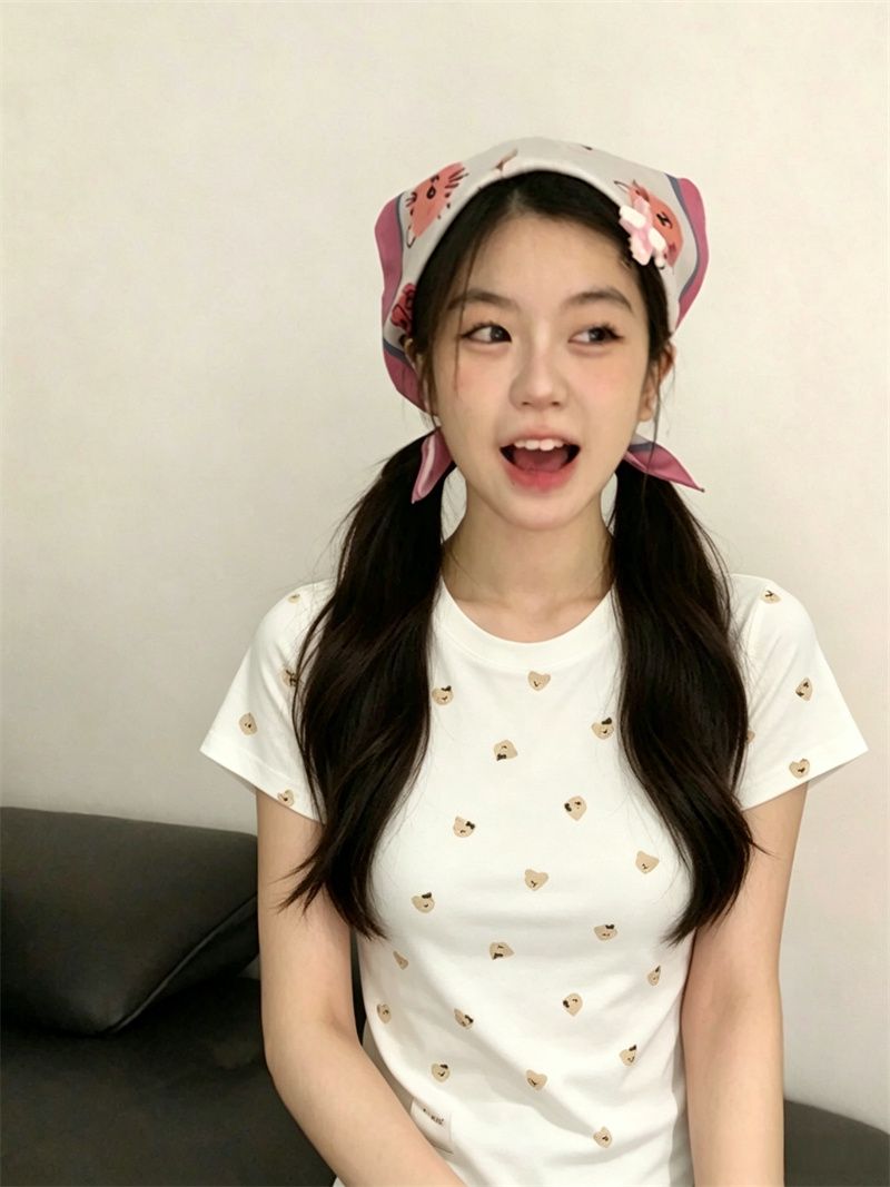 白色圓領卡通小熊印花修身短袖T恤女夏季可愛風顯瘦百搭短款上衣