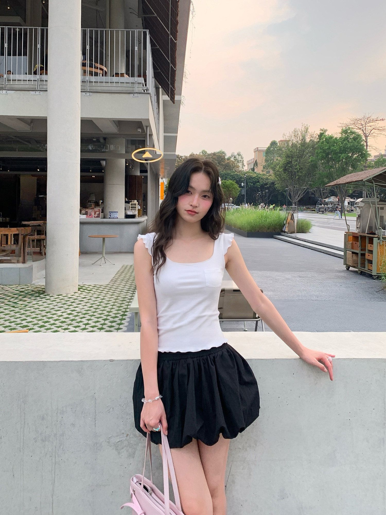 白色方領木耳邊修身吊帶背心女夏季無袖外穿短款小個子上衣