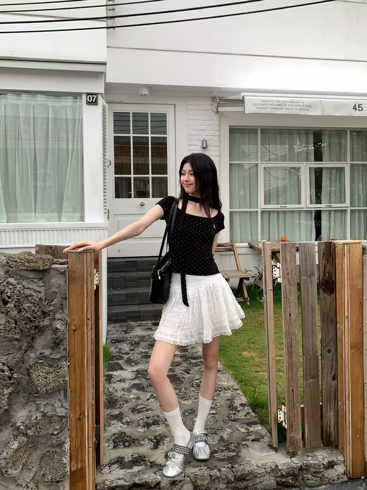 少女風波點掛脖一字肩短袖T恤女夏季辣妹風修身顯瘦百搭短款上衣