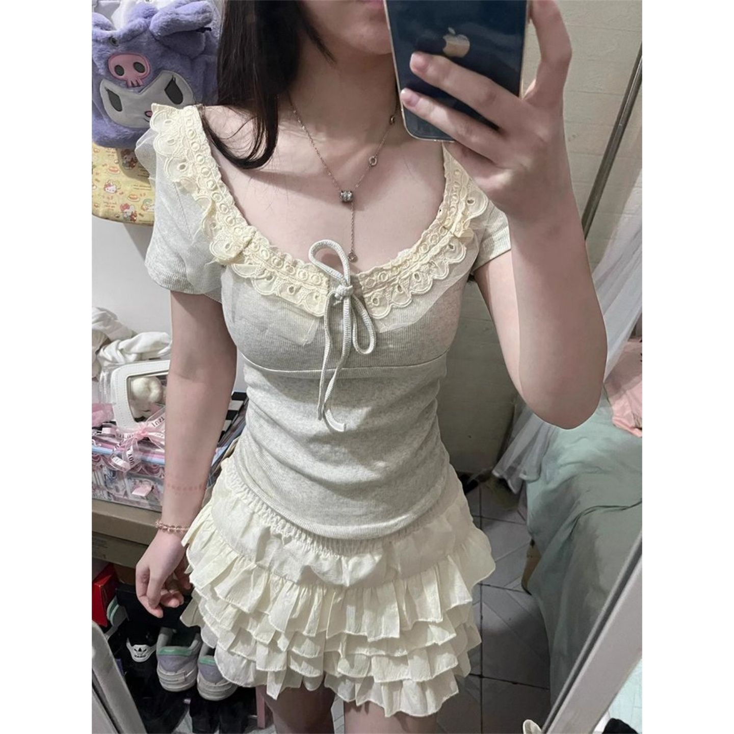 蕾絲方領泡泡袖短袖上衣女夏季溫柔風收腰顯瘦百搭短款上衣