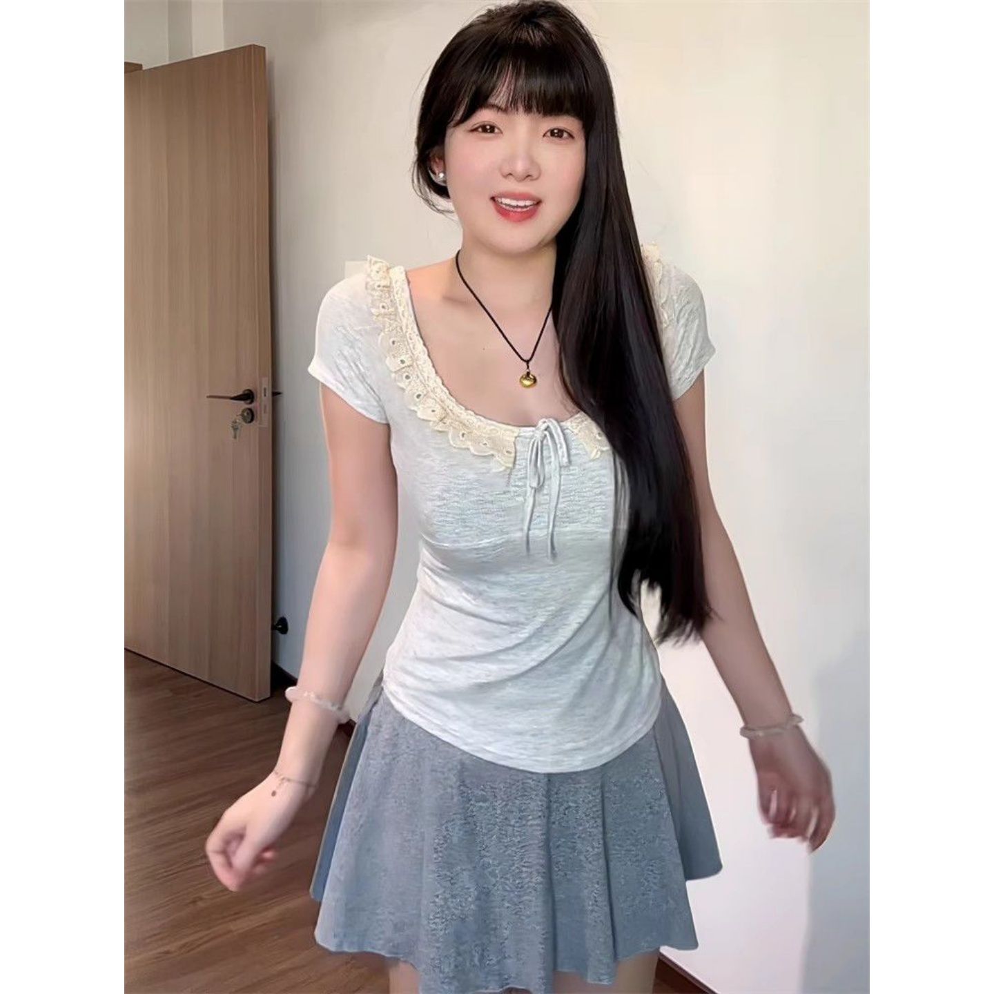 韓系蕾絲方領泡泡袖短袖上衣女夏季溫柔風收腰顯瘦百搭短款上衣