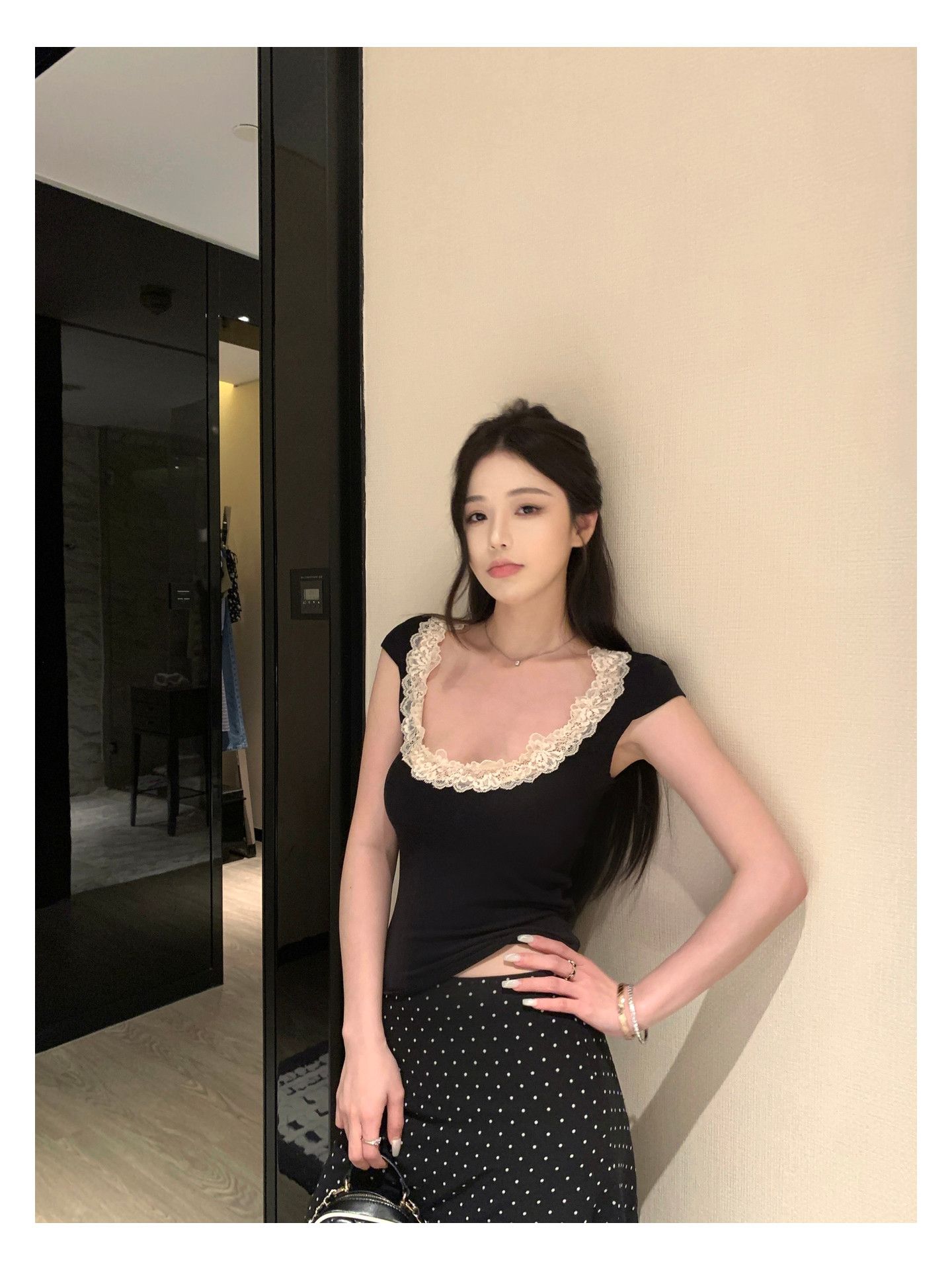 大U領蕾絲邊短袖T恤女夏季修身顯瘦收腰純欲辣妹小上衣