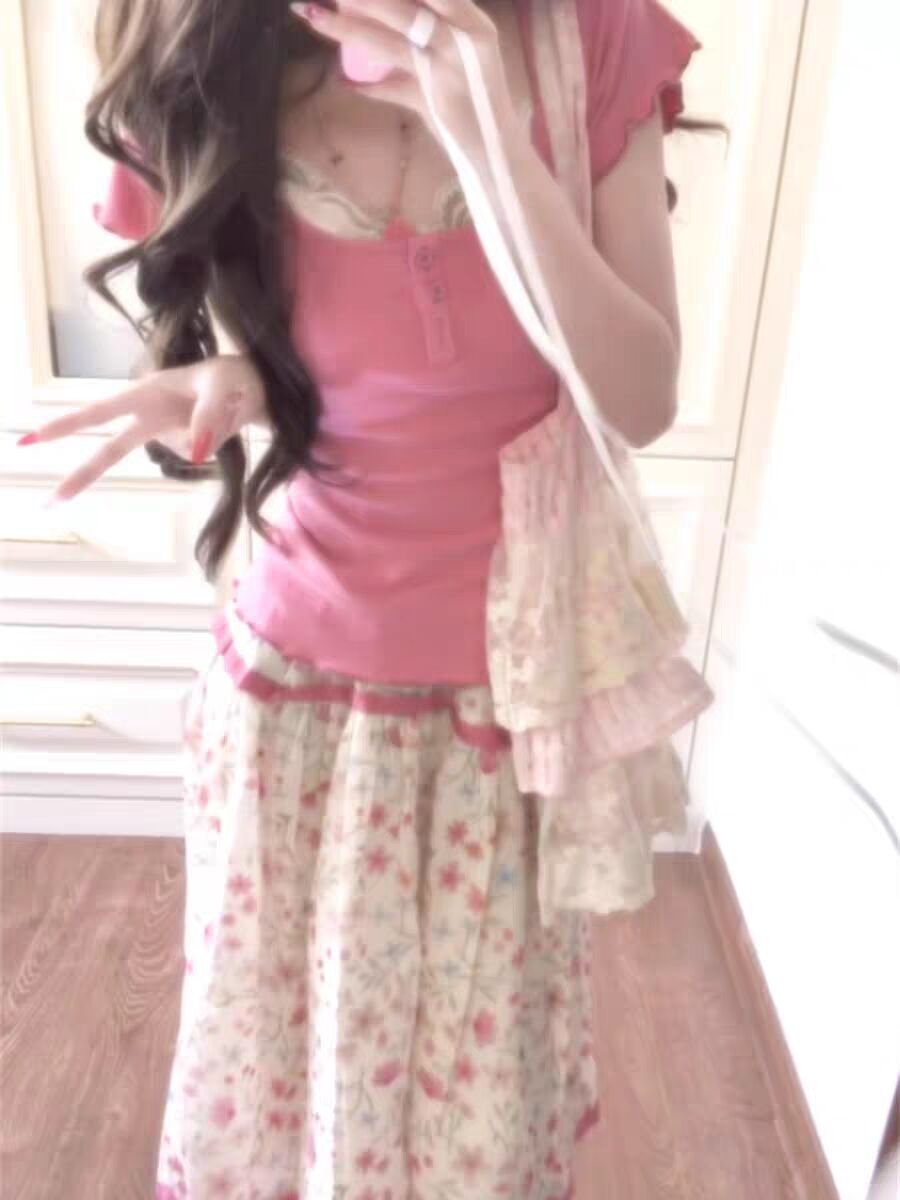 方領木耳邊紐扣短袖T恤女夏季純欲風修身顯瘦百搭短款上衣