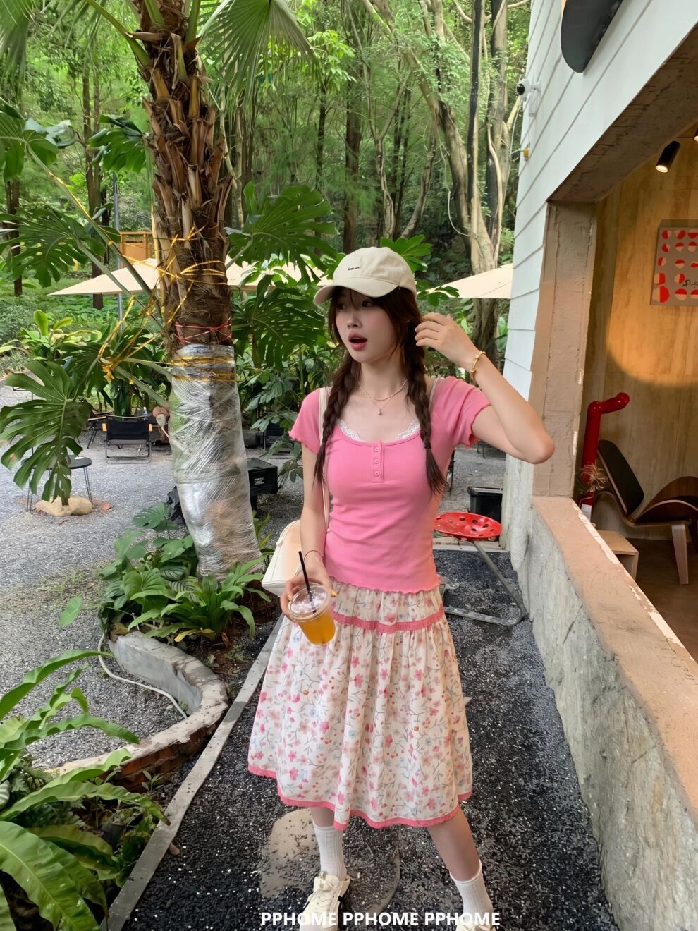 多巴胺方領木耳邊紐扣短袖T恤女夏季純欲風修身顯瘦百搭短款上衣