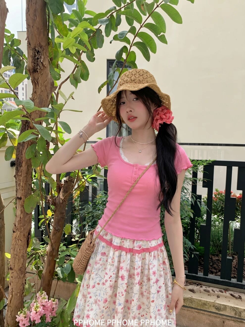 多巴胺方領木耳邊紐扣短袖T恤女夏季純欲風修身顯瘦百搭短款上衣