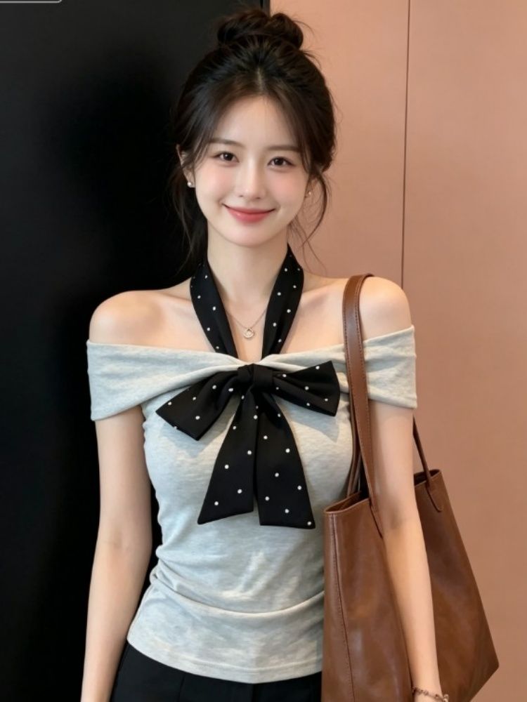 灰色一字肩短袖 T恤女夏季純欲風修身顯瘦百搭波點蝴蝶結掛脖上衣