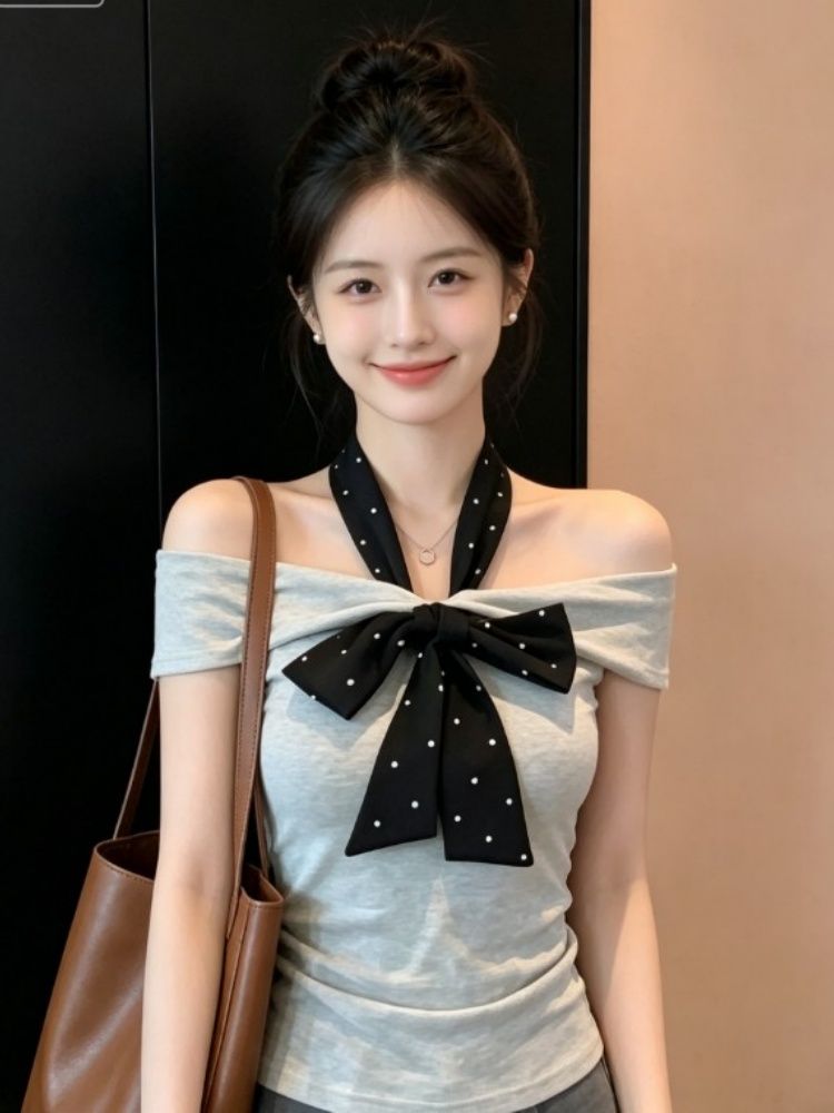 灰色一字肩短袖 T恤女夏季純欲風修身顯瘦百搭波點蝴蝶結掛脖上衣
