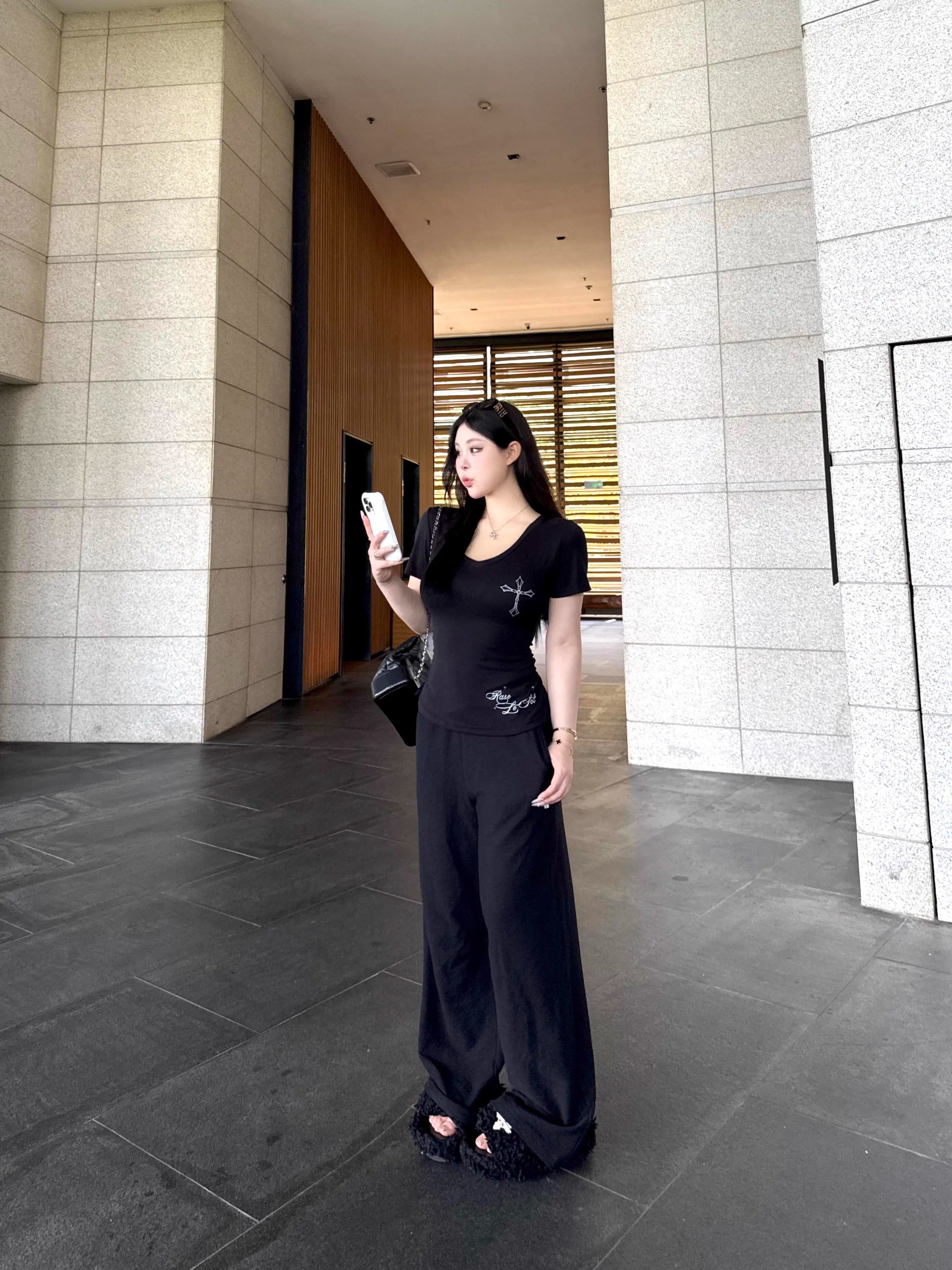 十字架字母印花短袖 T 恤女夏季辣妹風修身顯瘦百搭短款上衣