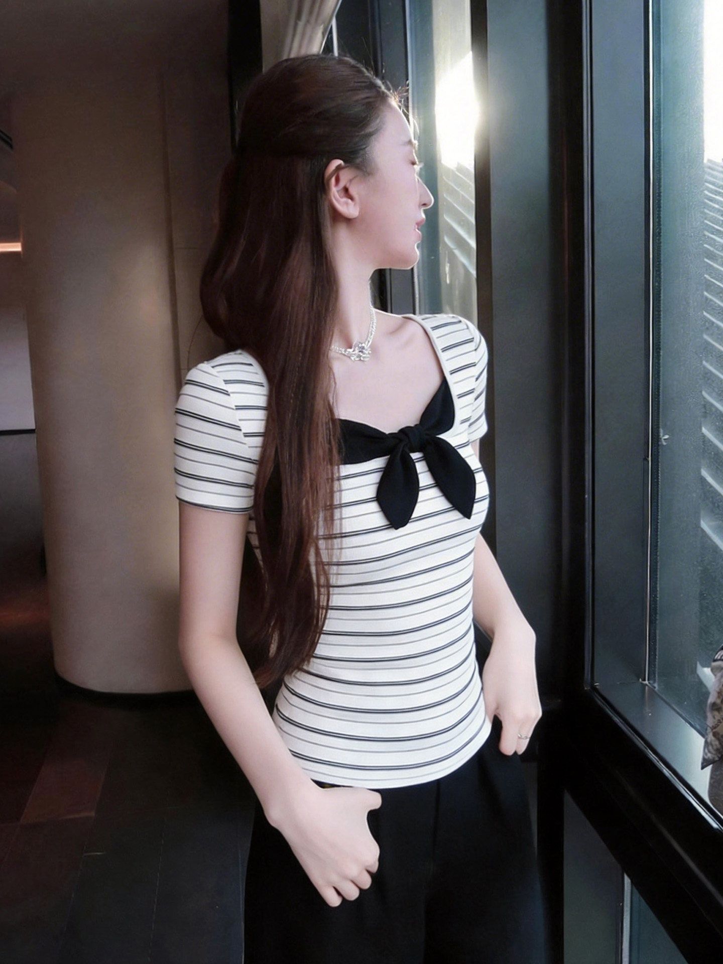 黑白條紋短袖女夏季穿搭撞色拼接領結t恤設計感修身顯瘦上衣