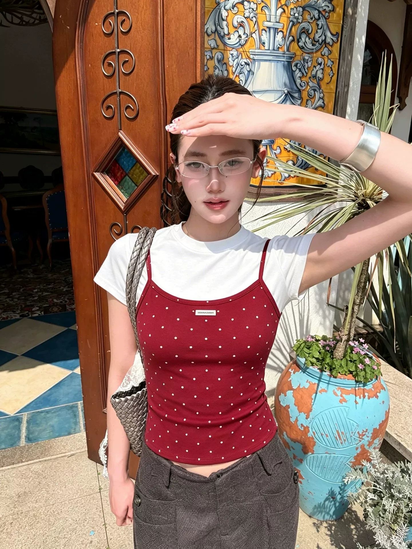 酒紅色波點吊帶T恤女夏季美式辣妹風修身顯瘦百搭短款上衣