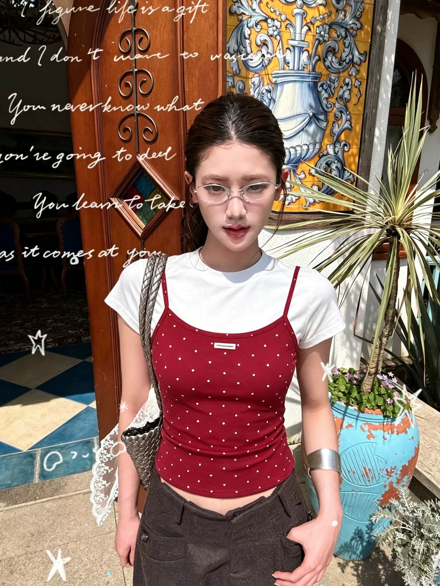 酒紅色波點吊帶T恤女夏季美式辣妹風修身顯瘦百搭短款上衣