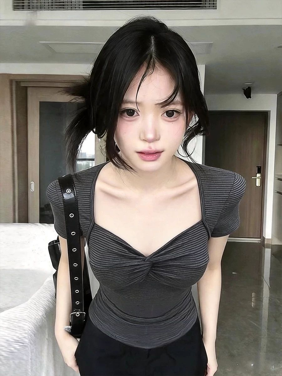 美式辣妹灰色方領條紋短袖t恤女夏季修身獨特短款上衣