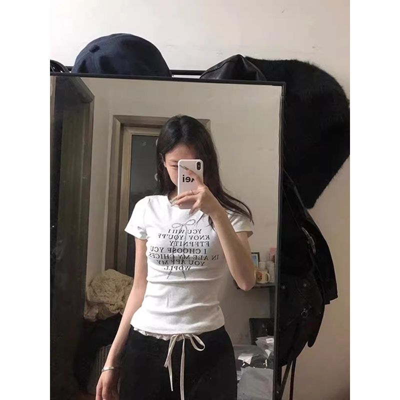 白色蝴蝶結字母印花短袖 T 恤女夏季韓系修身顯瘦百搭短款上衣