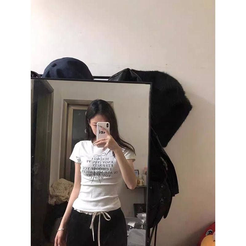 白色蝴蝶結字母印花短袖 T 恤女夏季韓系修身顯瘦百搭短款上衣