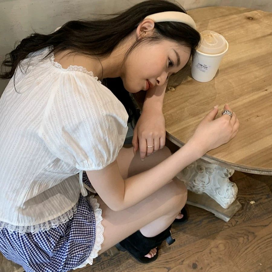 甜美少女感蕾絲花邊系帶短款襯衫夏季法式鏤空娃娃衫