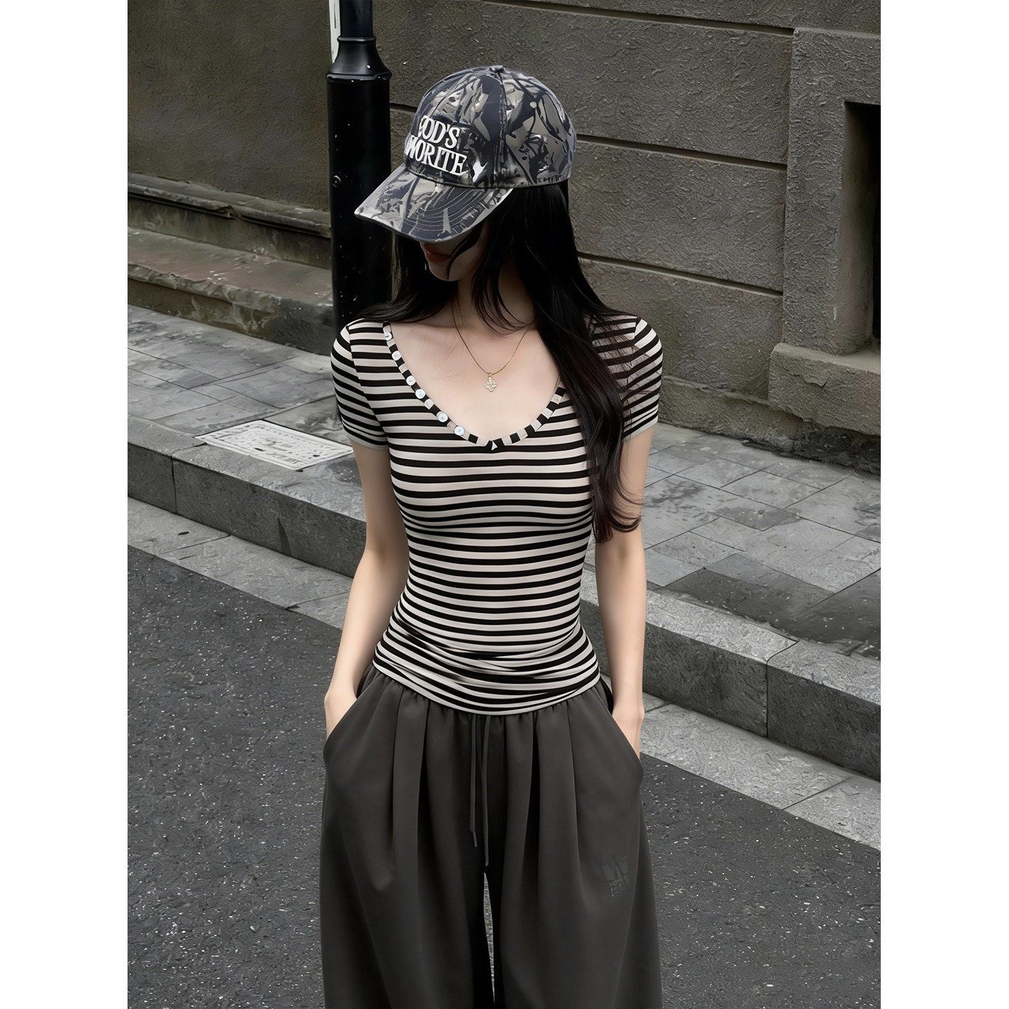 條紋 V 領短袖 T 恤女夏季修身顯瘦百搭純欲風短款辣妹上衣