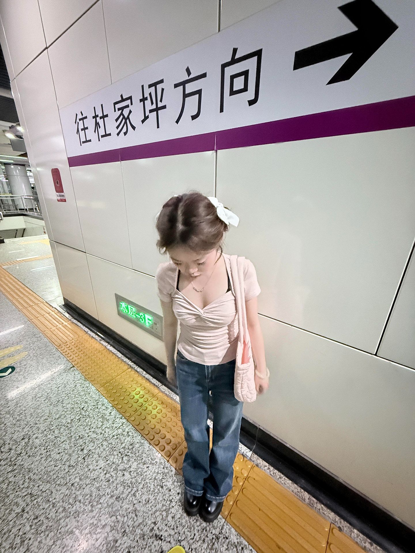 扭結V領假兩件掛脖短袖T恤女夏季純欲風修身顯瘦百搭辣妹上衣