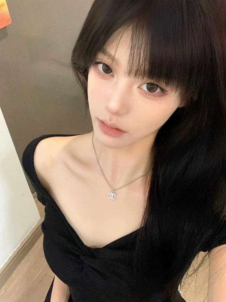 溫柔修身顯瘦收腰短款純欲辣妹黑色V領正肩短袖t恤上衣女