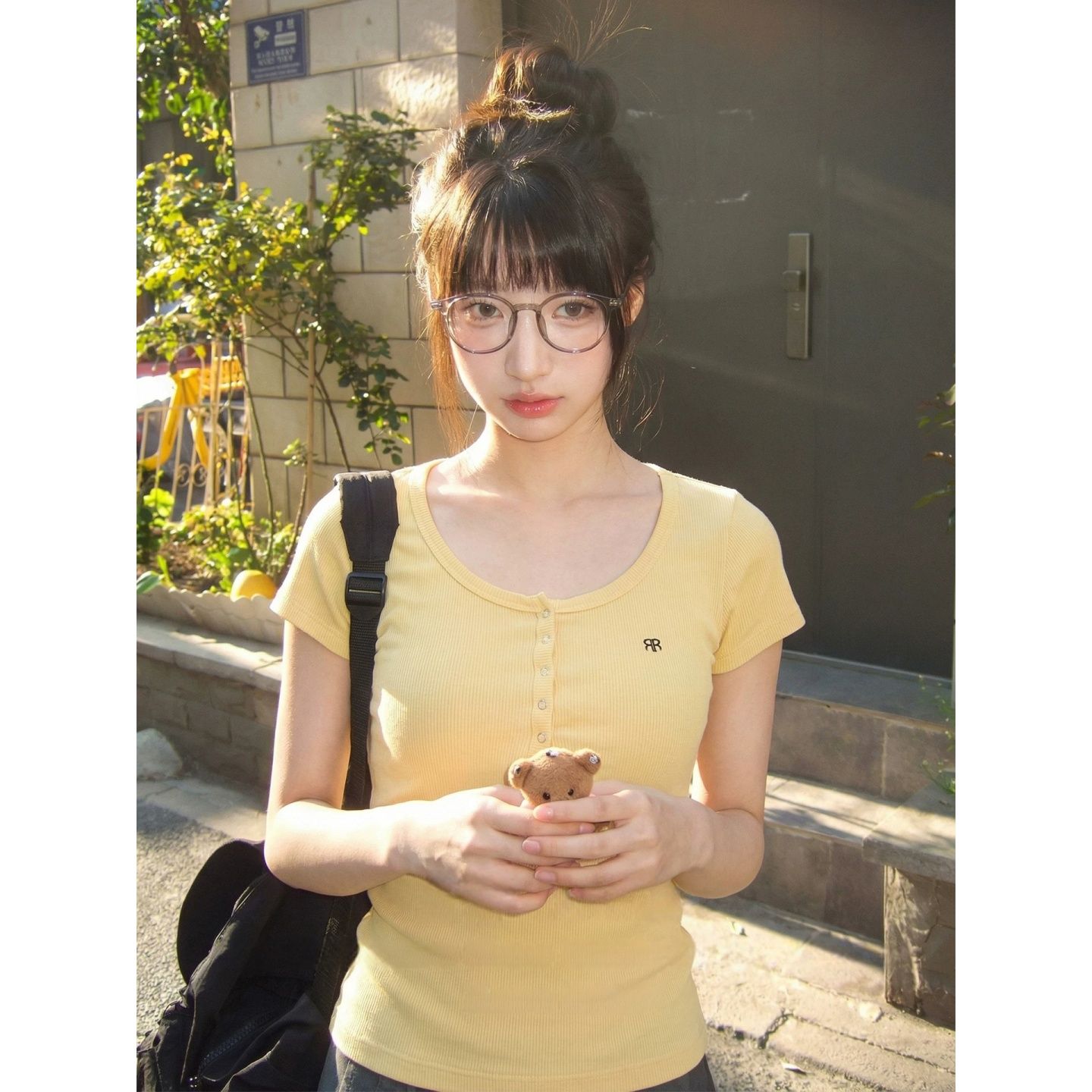 甜辣亨利領刺繡短袖 T 恤女夏季修身顯瘦百搭純欲風短款辣妹上衣