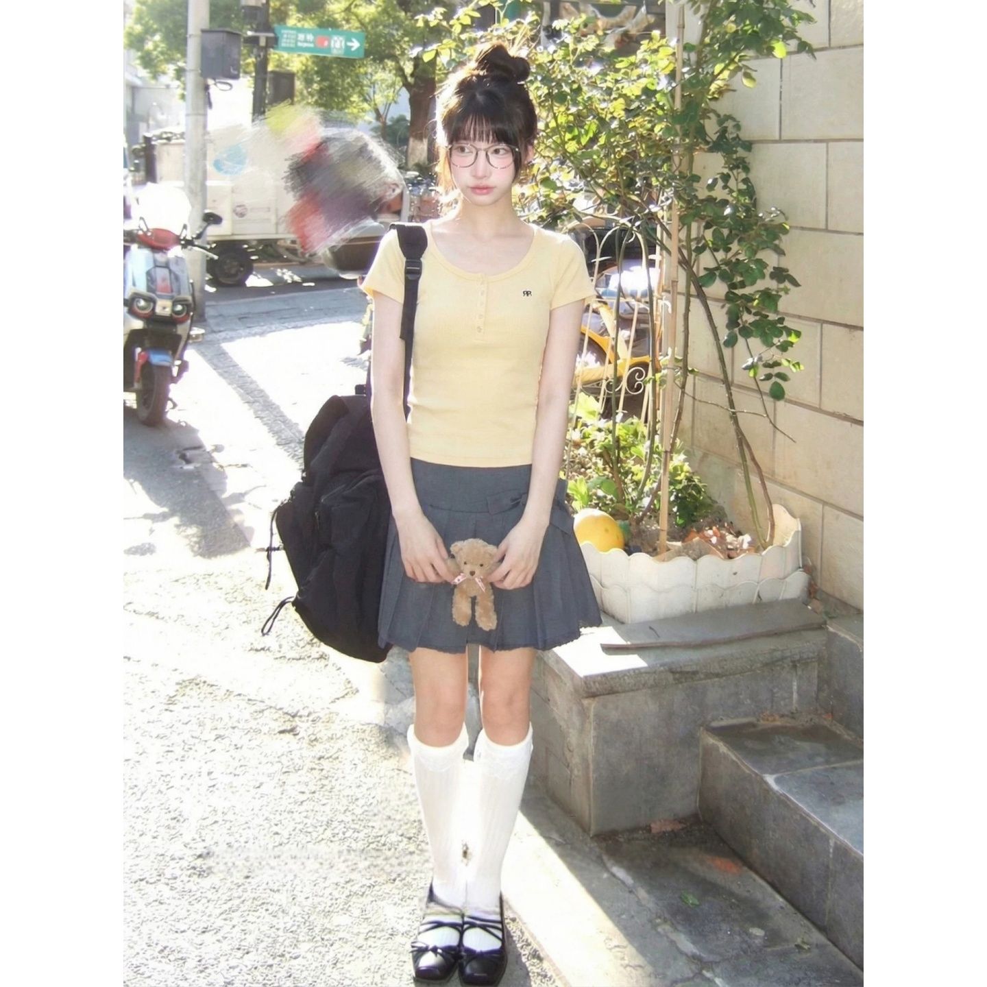 甜辣亨利領刺繡短袖 T 恤女夏季修身顯瘦百搭純欲風短款辣妹上衣