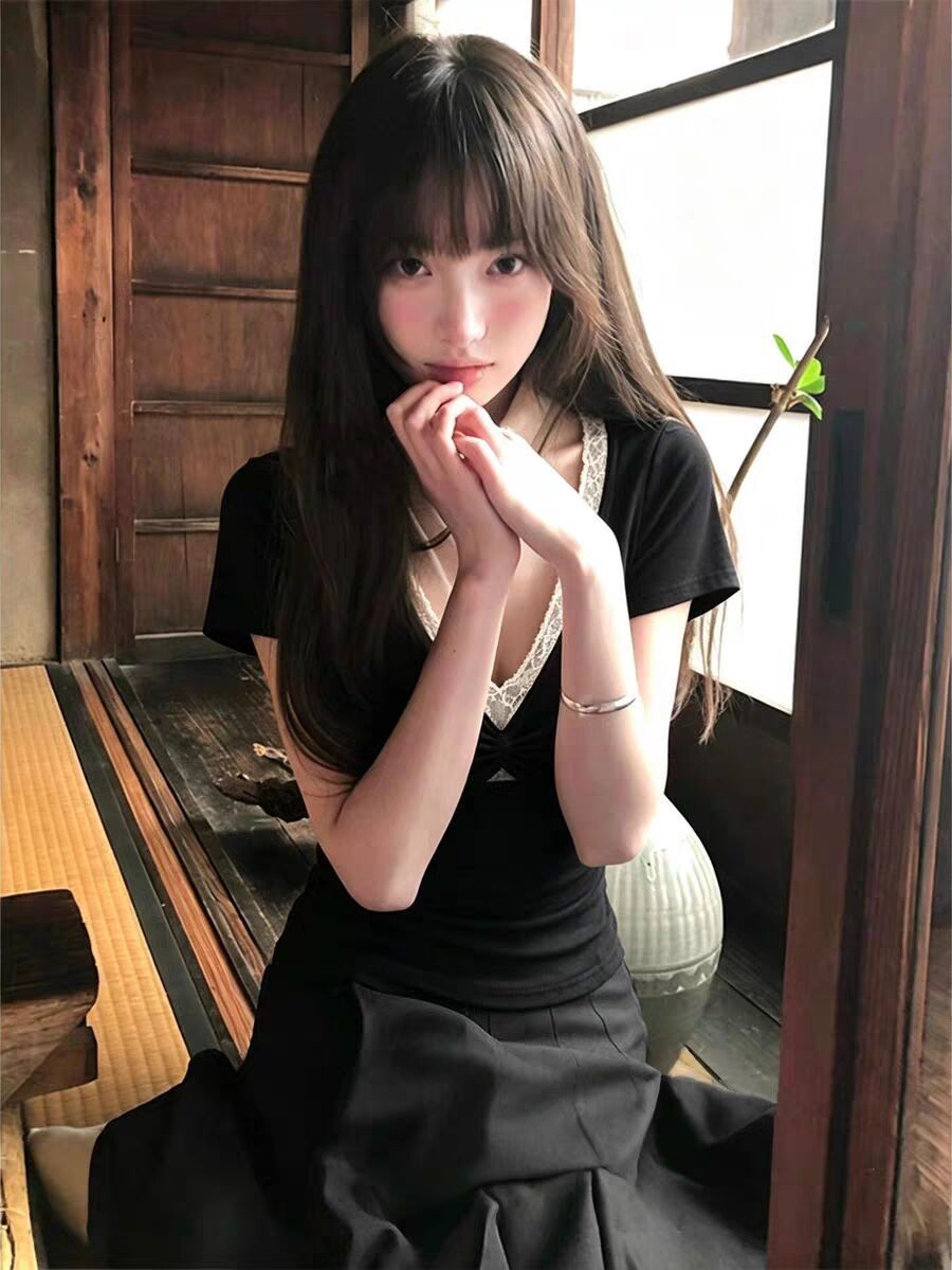 黑色假兩件扭結 V 領短袖 T 恤女夏季純欲風修身顯瘦短款辣妹上衣