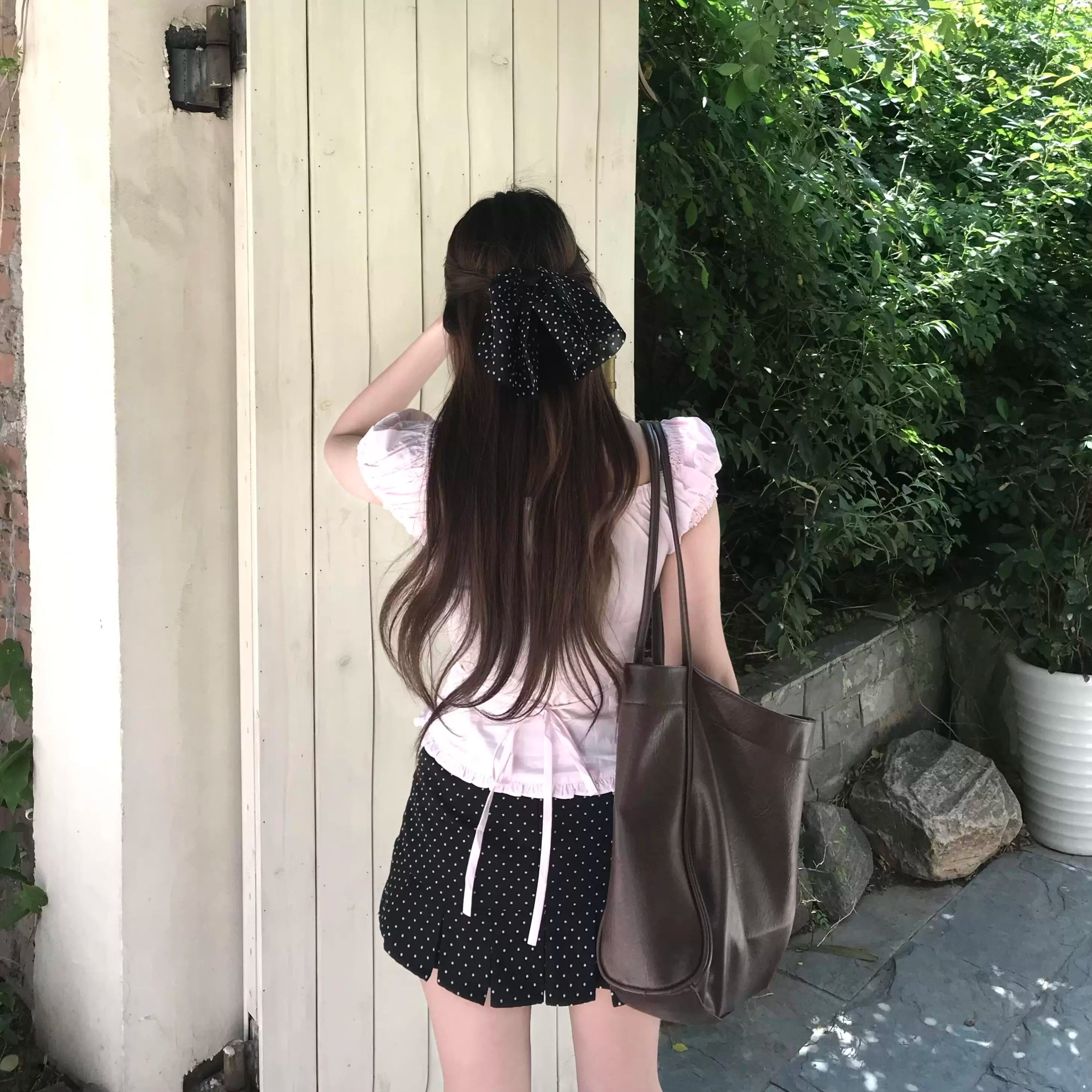 2026法式純欲辣妹穿搭粉色泡泡袖蝴蝶結方領短款襯衫女