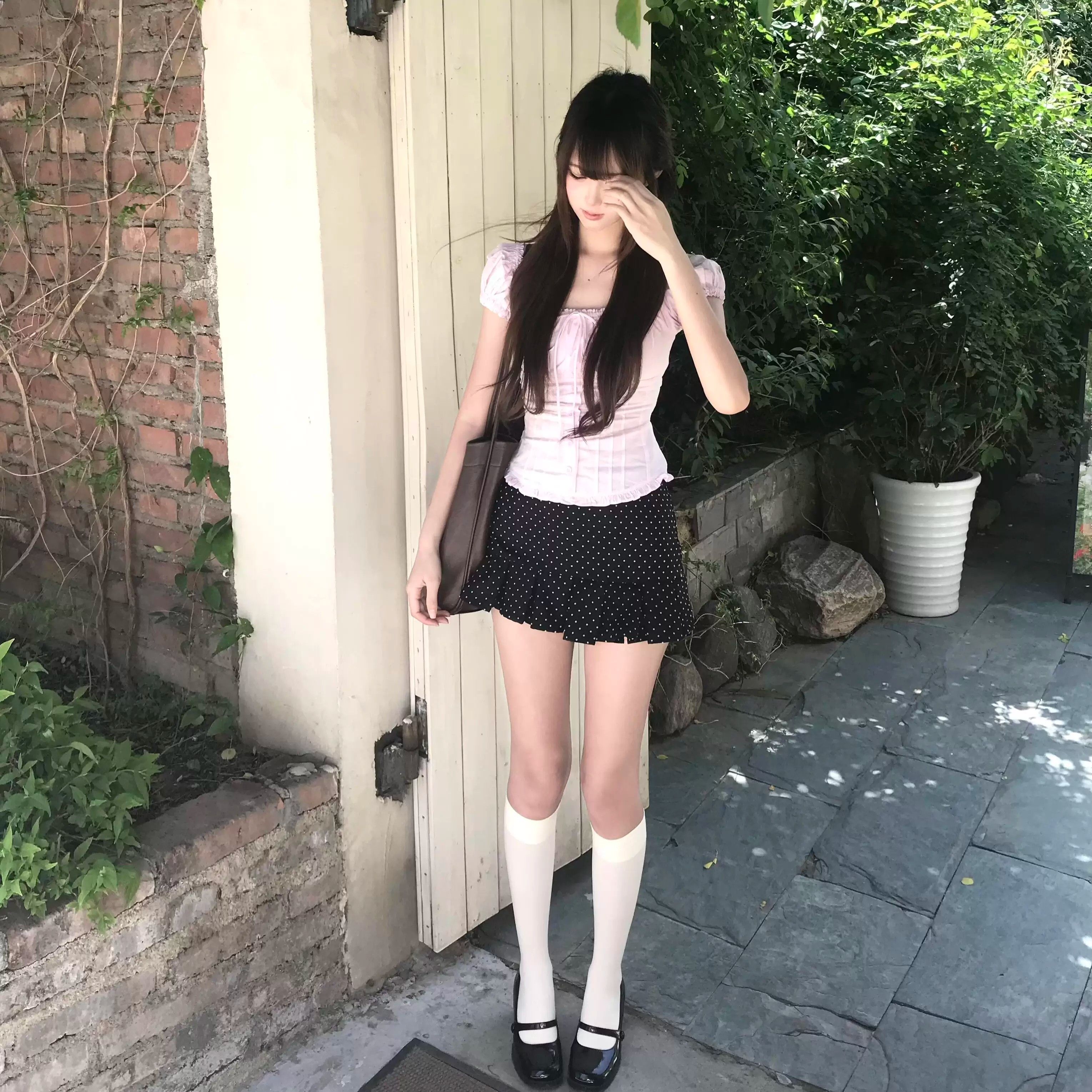 2026法式純欲辣妹穿搭粉色泡泡袖蝴蝶結方領短款襯衫女