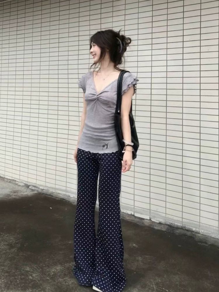 V 領胸前扭結木耳邊短袖 T恤女夏季純欲風修身收腰顯瘦短款上衣
