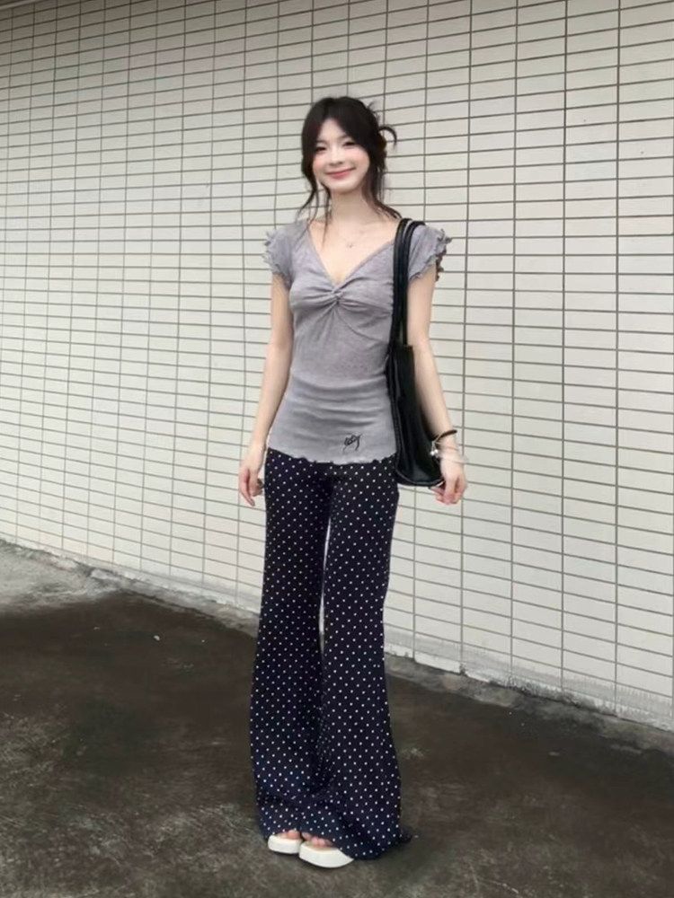 V 領胸前扭結木耳邊短袖 T恤女夏季純欲風修身收腰顯瘦短款上衣