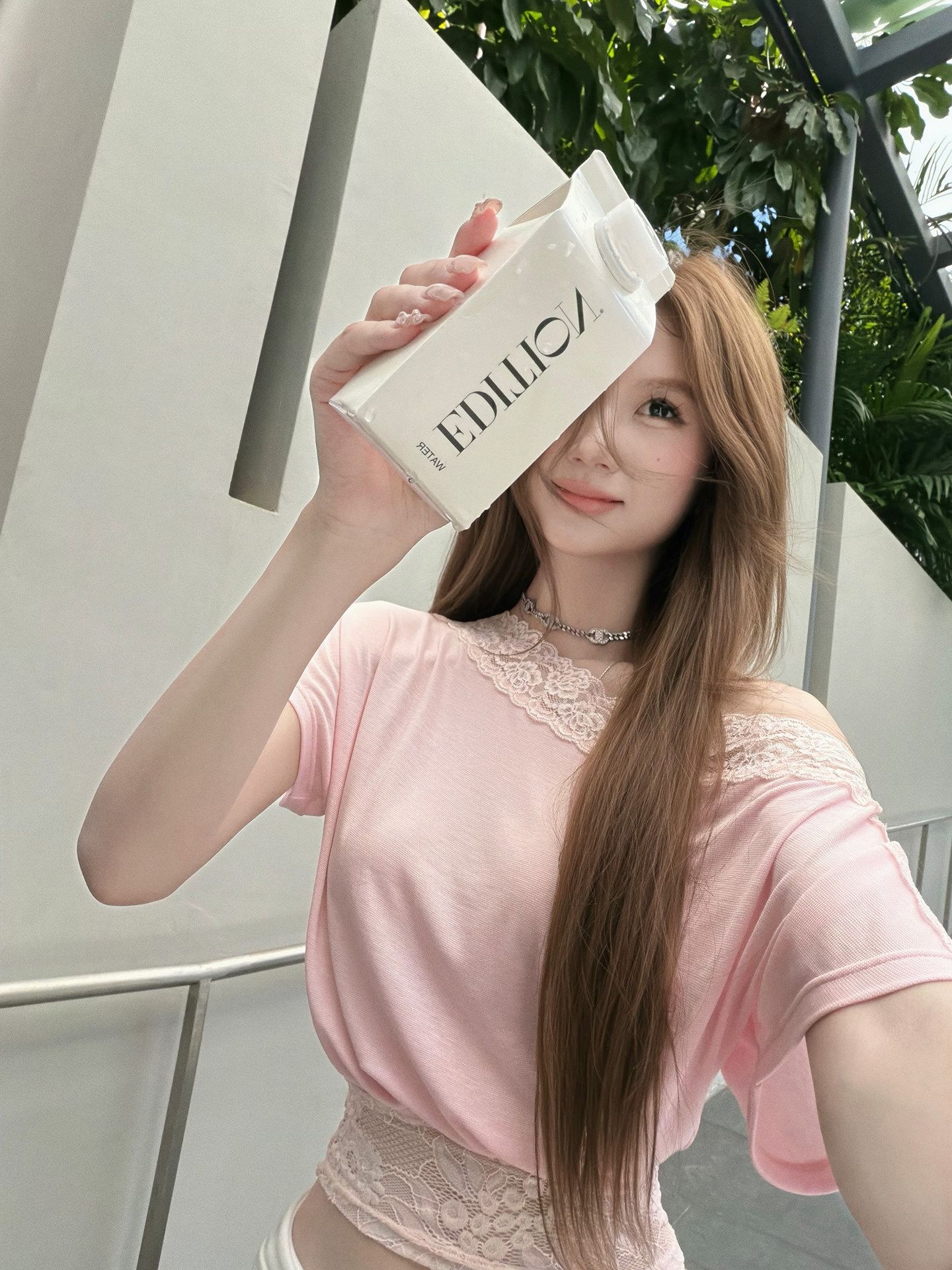 蕾絲拼接斜肩短袖T恤女夏季短款設計感收腰顯瘦露臍小上衣